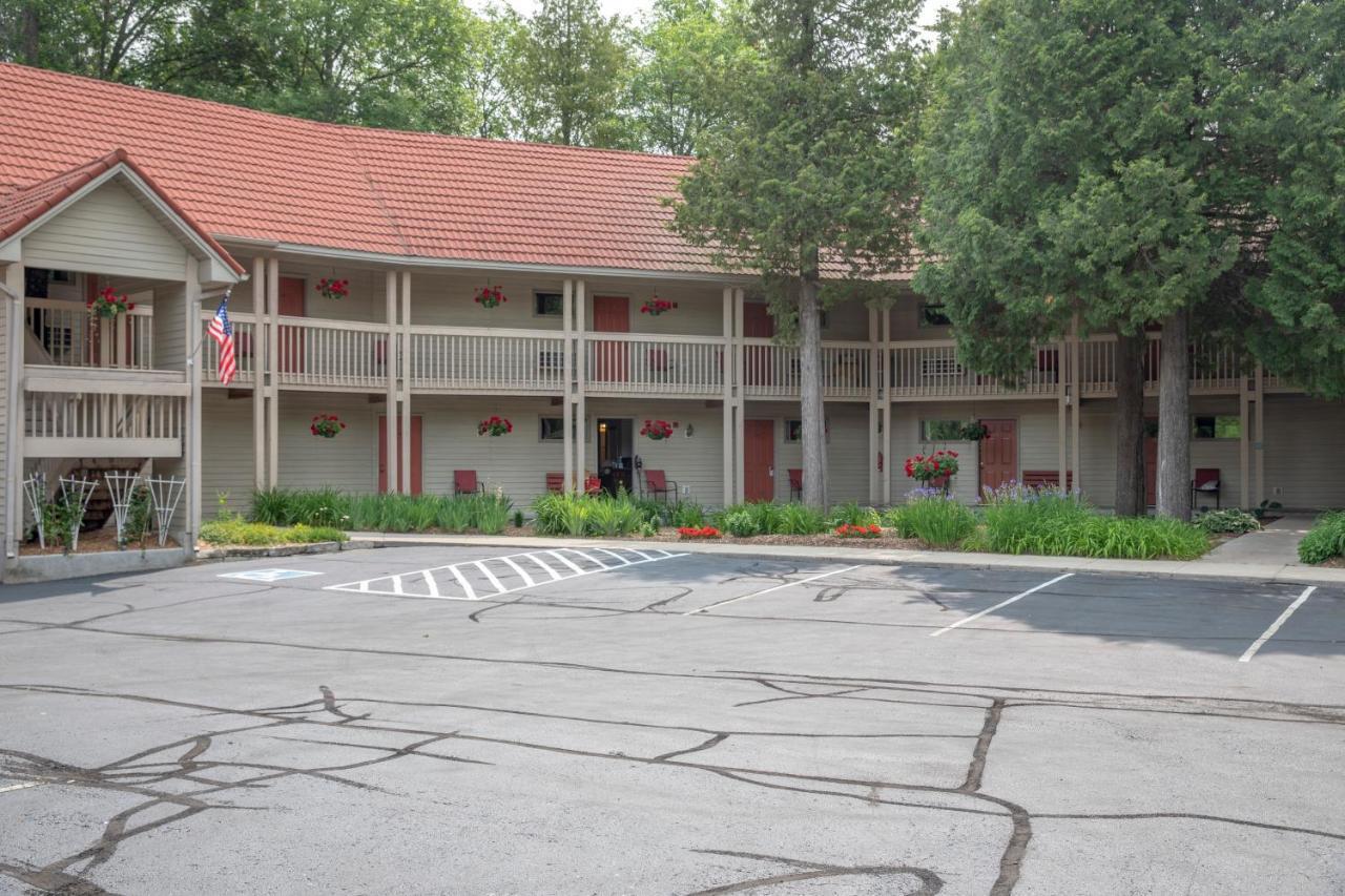 בייליס הארבור Ridges Inn & Suites מראה חיצוני תמונה